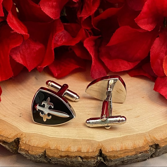 Black Knights Shield with Silver Cross Cufflinks - Picture 12 of 16